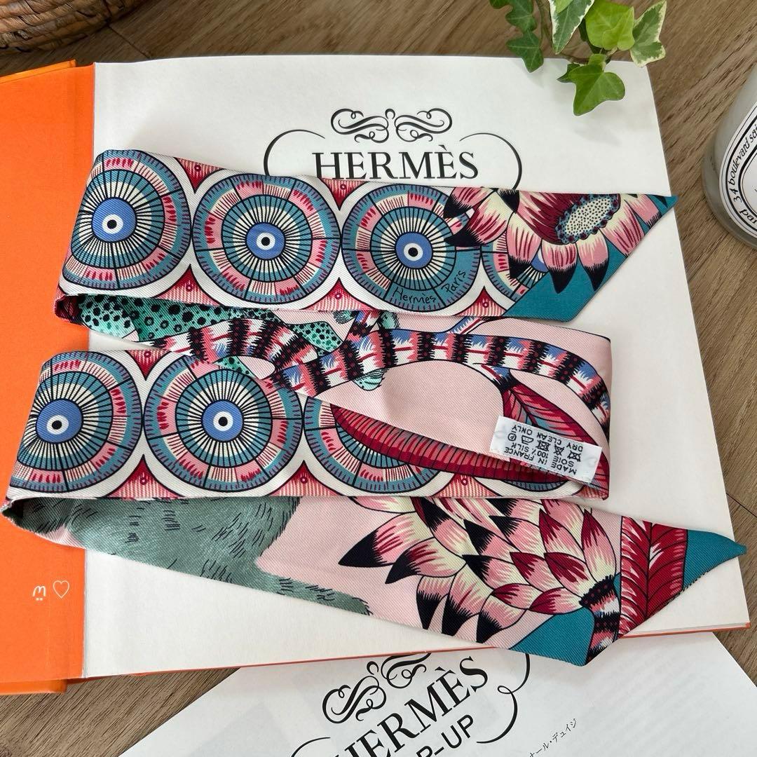 HERMESエルメス　ツイリー　サバンナのダンス　シルクスカーフ　レオパード