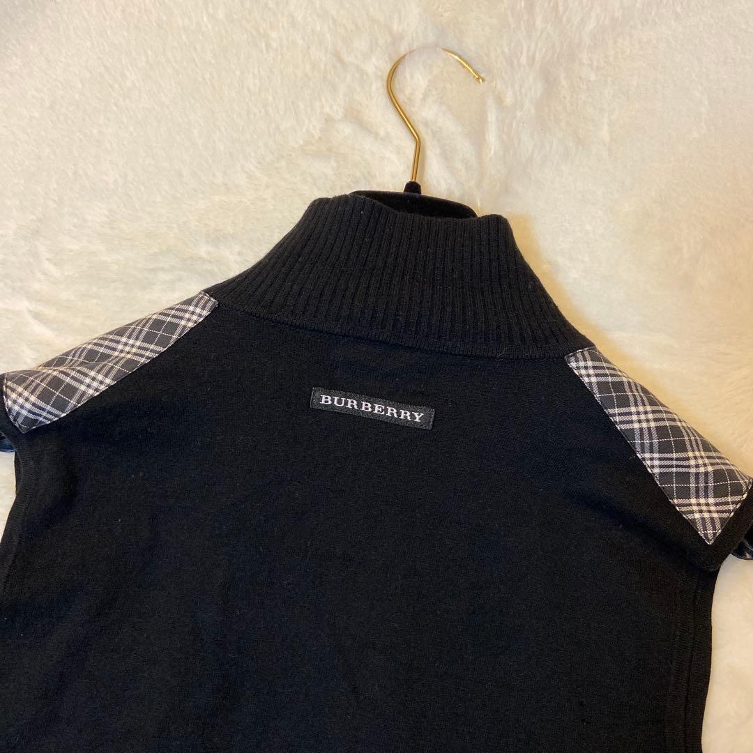 Burberry golf 黒のニットベスト ノバチェック柄肩