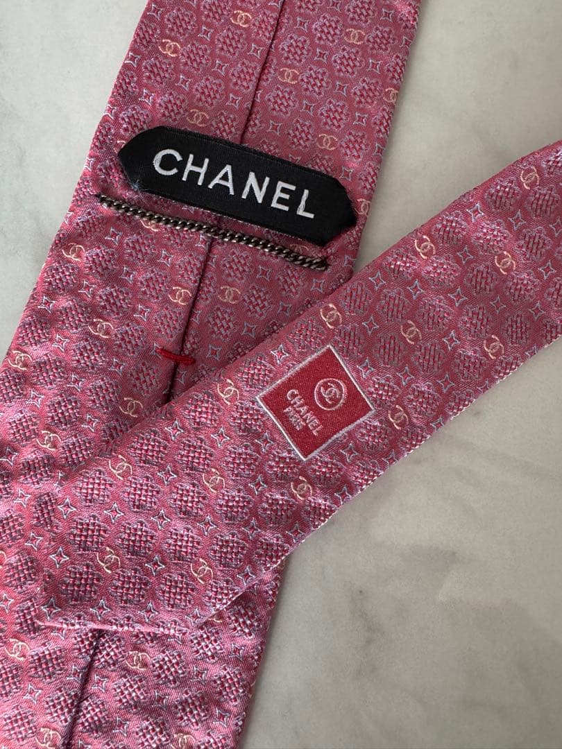 CHANEL シャネル　ピンク ネクタイ シルク100%