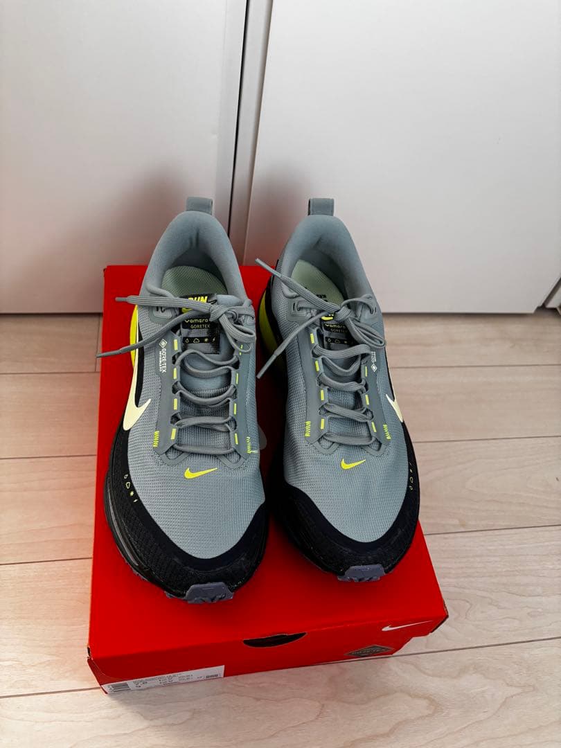 美品　Nike ナイキ　ボメロ18 GTX GORE-TEX 25.5