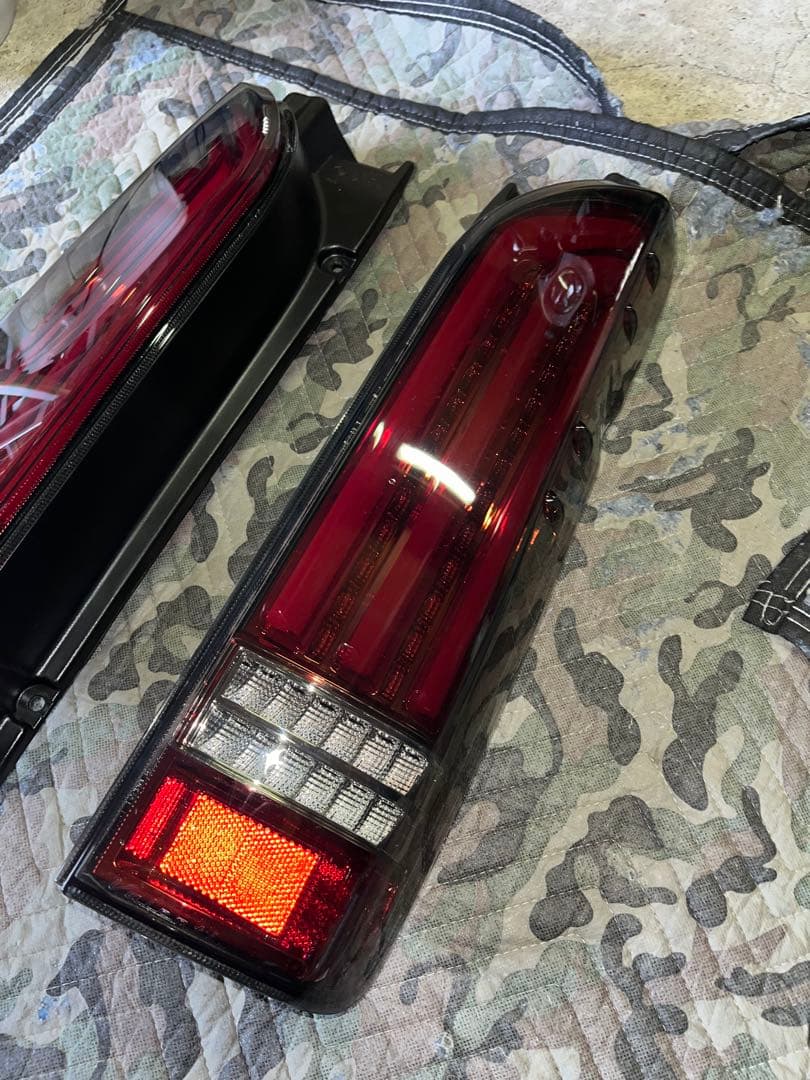 ハイエース200系 FLEX Valenti ULTIMATE テールランプ