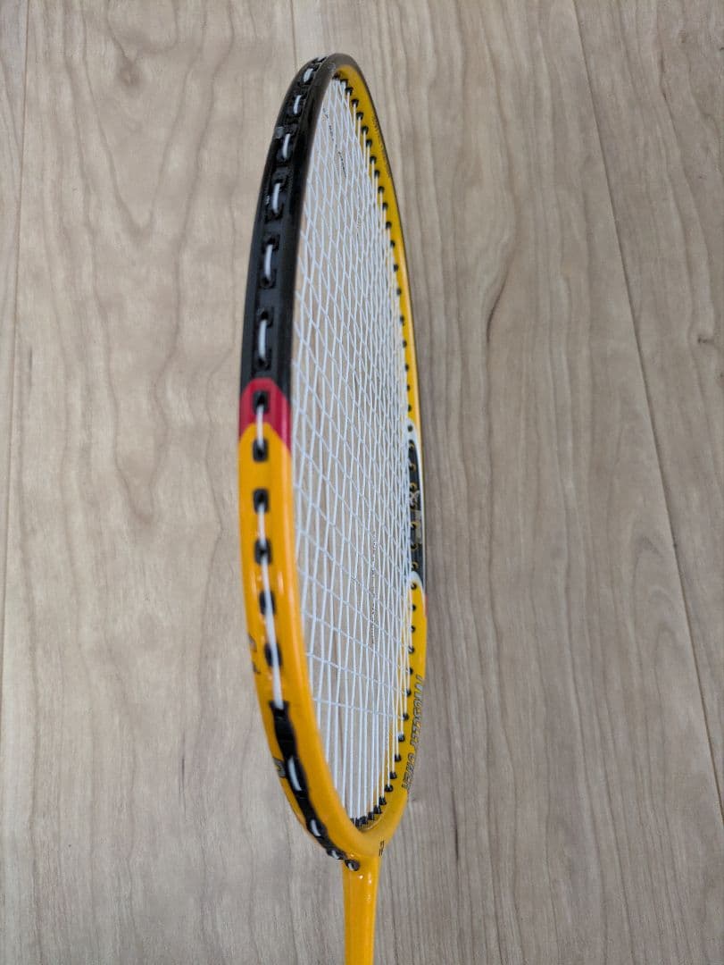 YONEX　MUSCLEPOWER90　ヒビあり