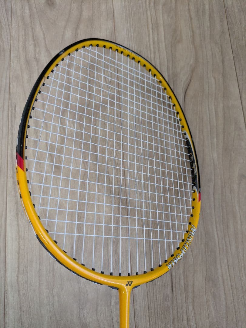 YONEX　MUSCLEPOWER90　ヒビあり