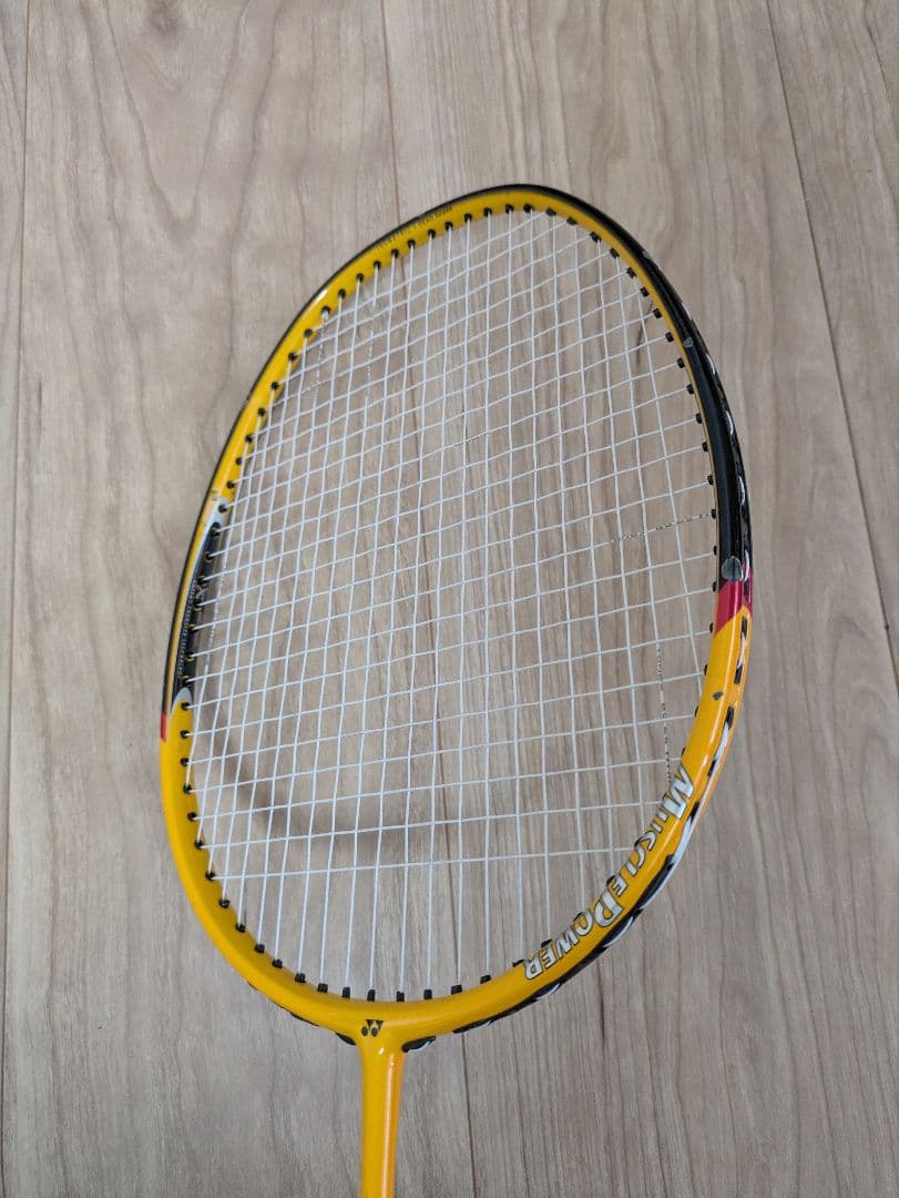 YONEX　MUSCLEPOWER90　ヒビあり