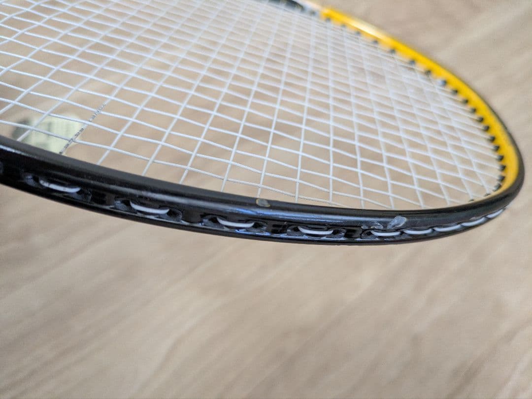 YONEX　MUSCLEPOWER90　ヒビあり