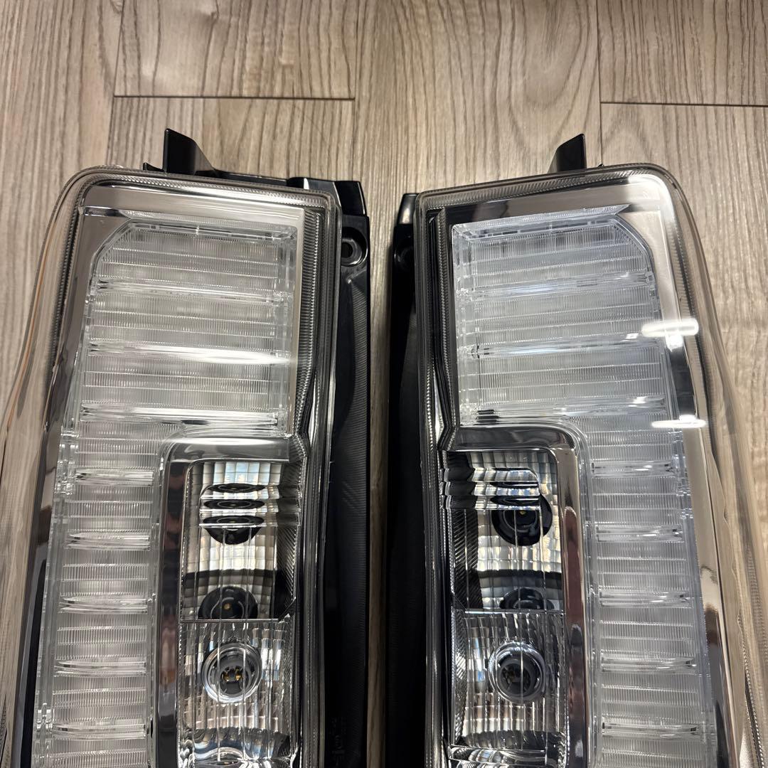 LA600S タントカスタム テールランプ 左右セット クリアレンズ
