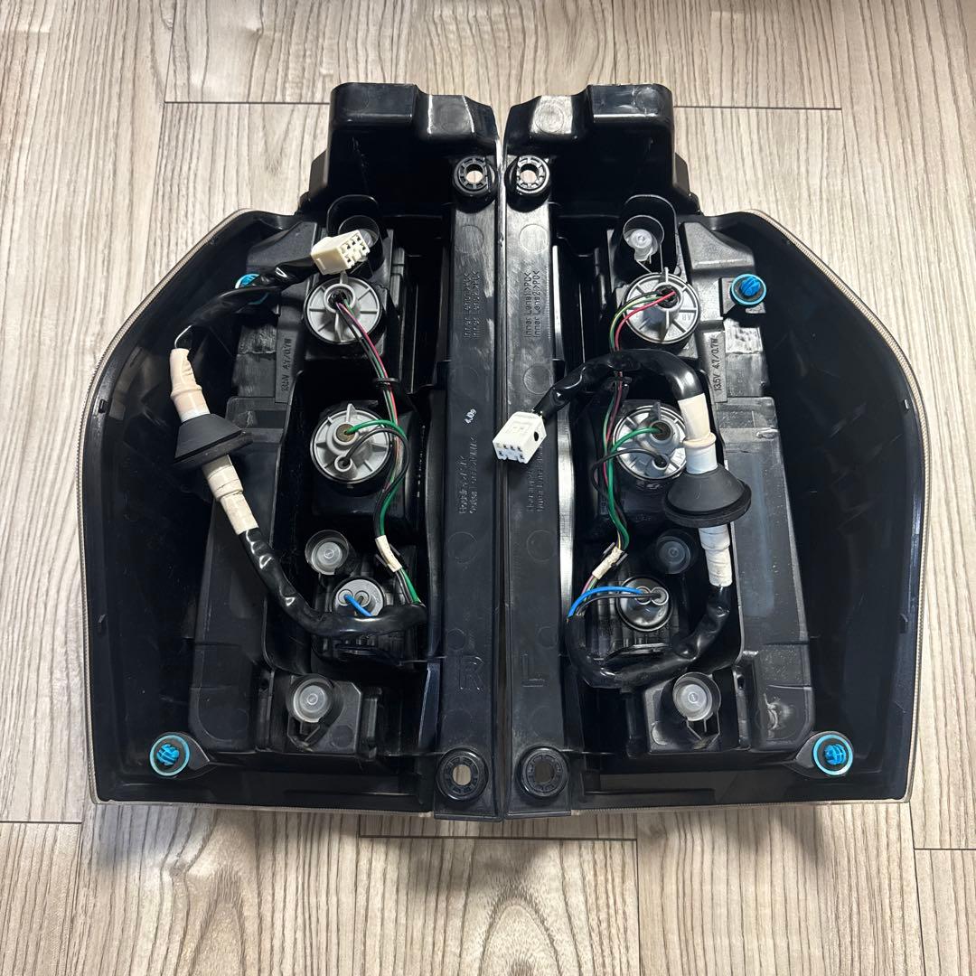 LA600S タントカスタム テールランプ 左右セット クリアレンズ