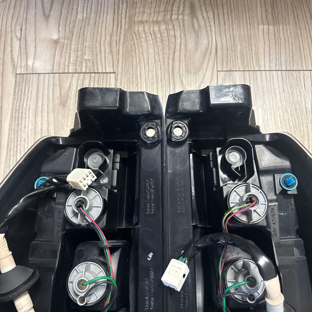 LA600S タントカスタム テールランプ 左右セット クリアレンズ