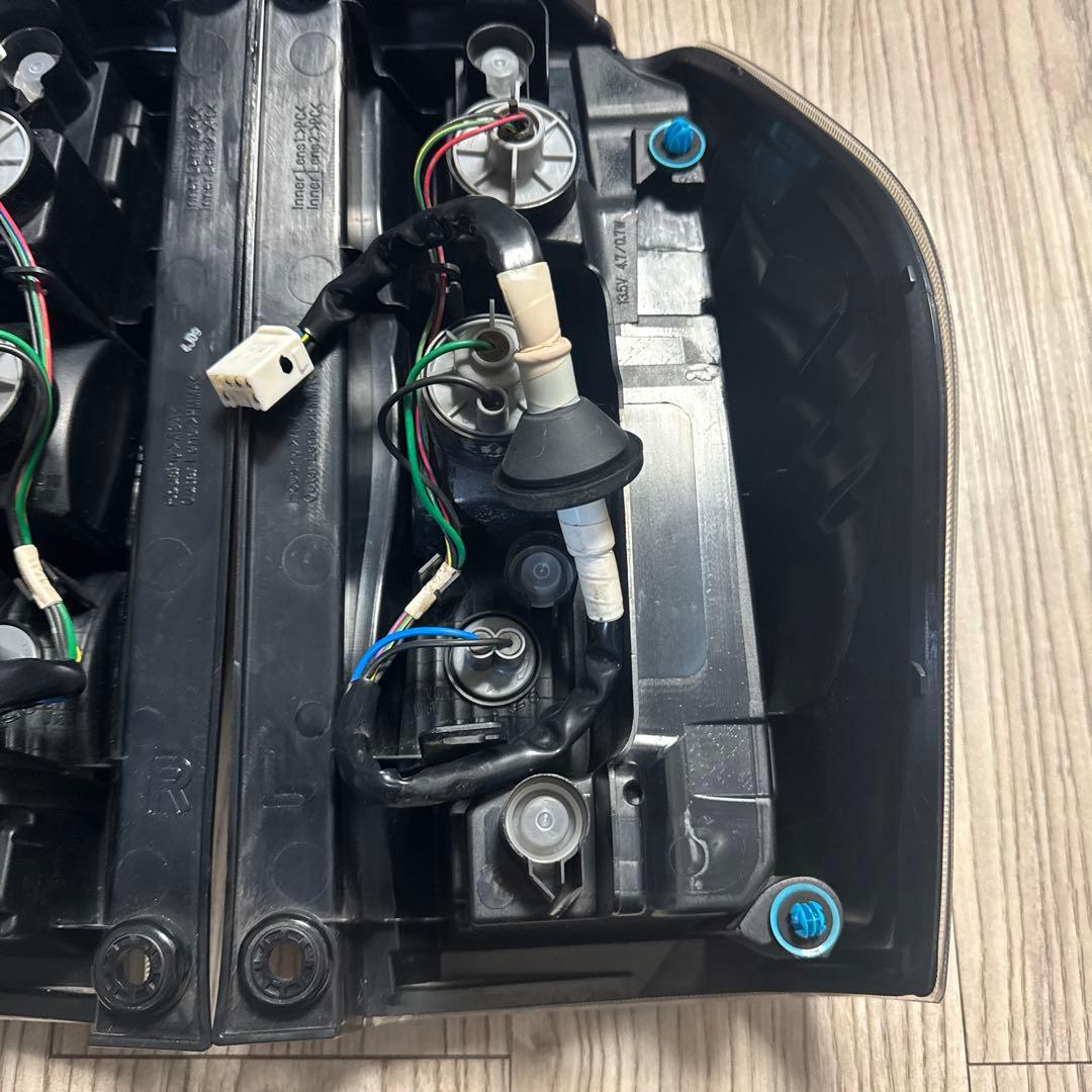LA600S タントカスタム テールランプ 左右セット クリアレンズ
