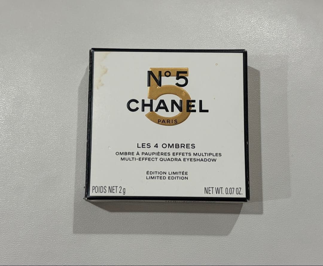 CHANEL【シャネル」レキャトルオンブルN°5