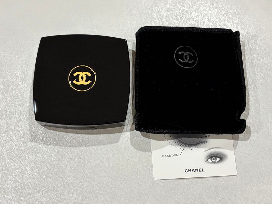 CHANEL【シャネル」レキャトルオンブルN°5