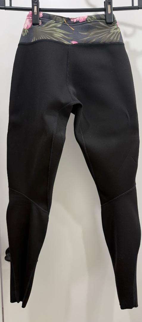 【値下げ】Hurley ハーレー フラワーパターン ウェットスーツ セパレート