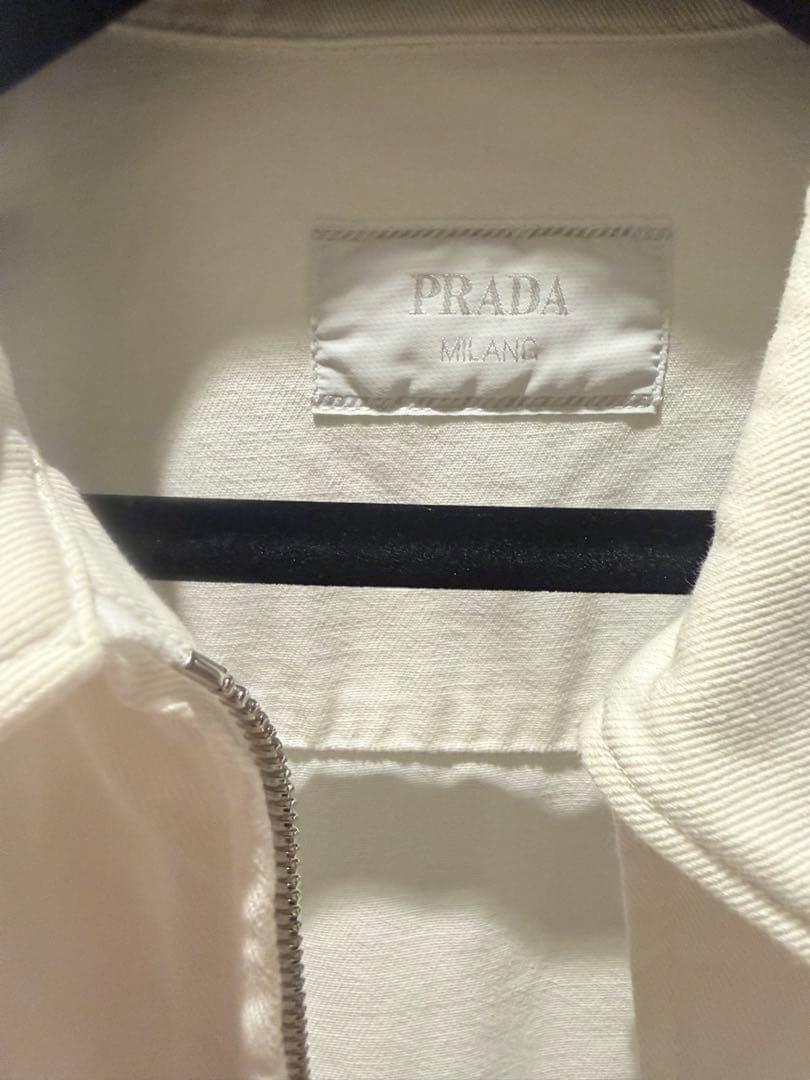 PRADA ホワイトデニム3Dロゴバックポケット付きジップアップジャケット