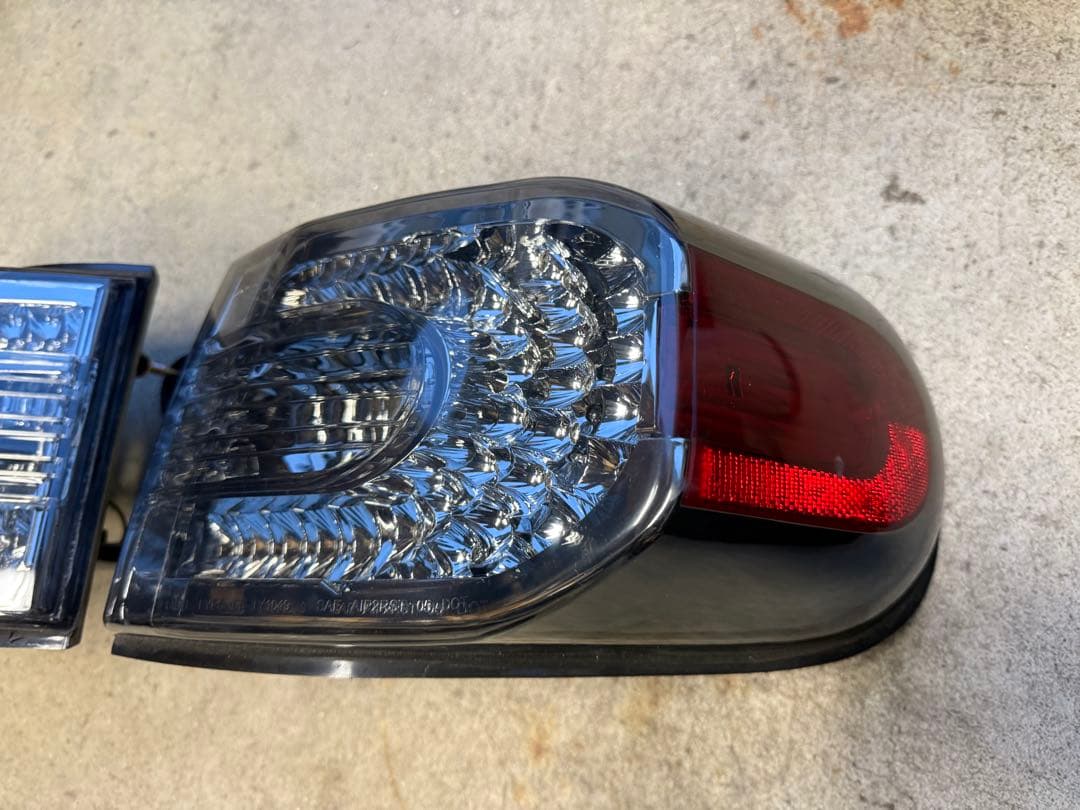 トヨタ FJクルーザー 専用LEDテールランプ スモークテール