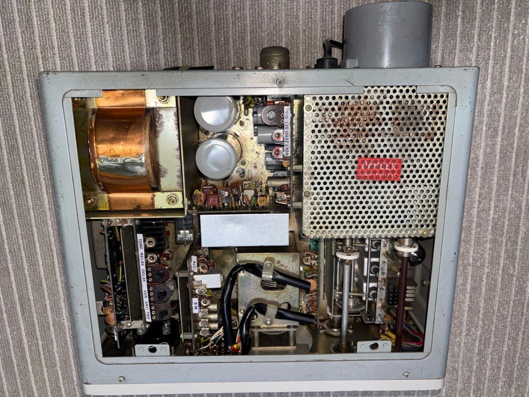 ②ヤエス　YAESU FT-101ES