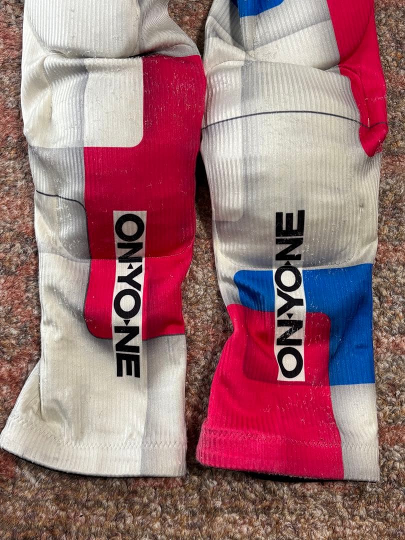 オンヨネ　レーシングワンピース　パッド入り　M 中古品