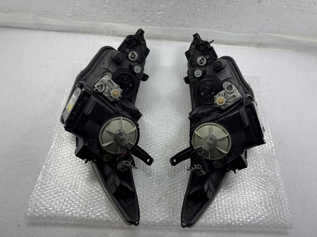 トヨタエスティマACR50W前期ヘッドライト左右　キセノンHIDレベ付　AFS無