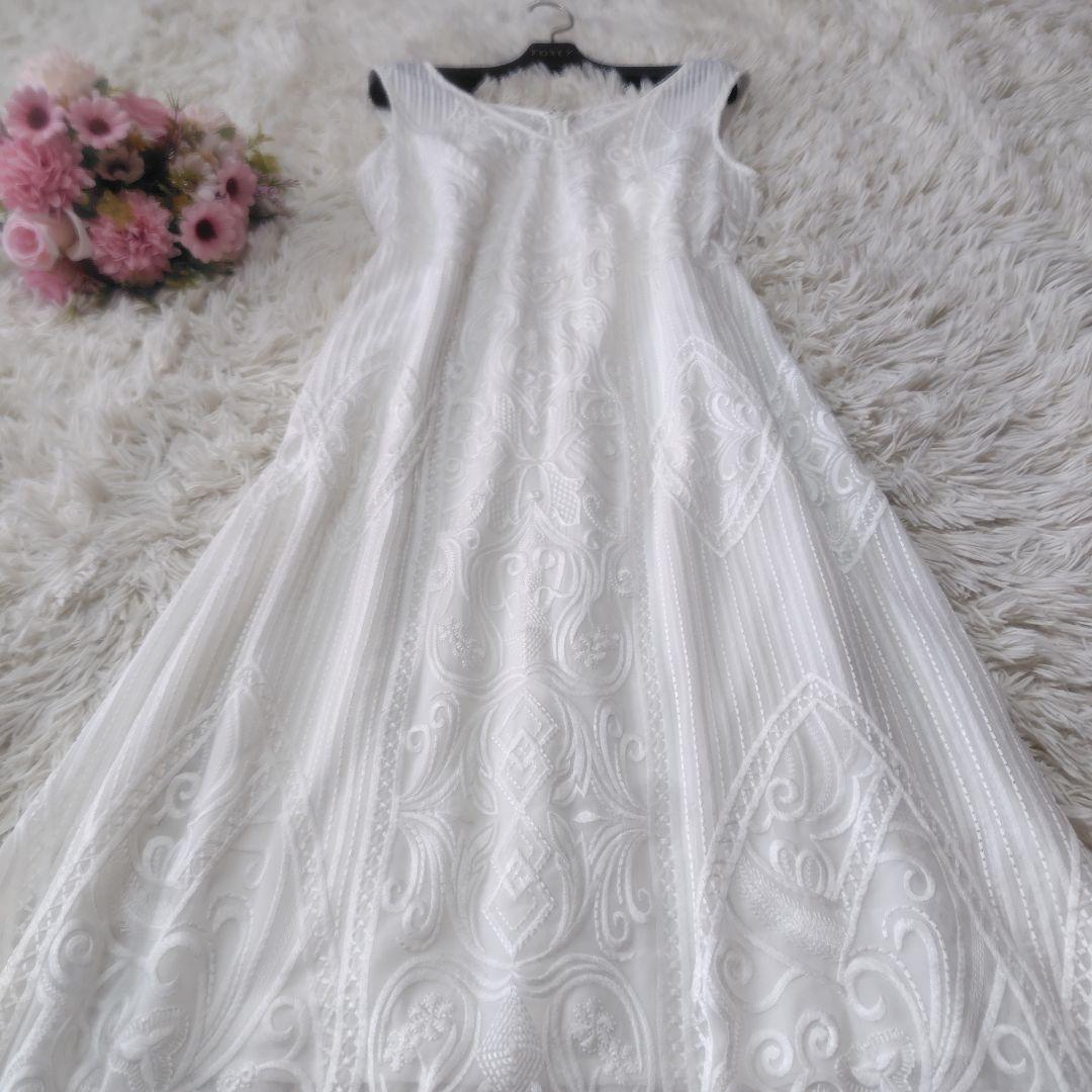 【極美品♡近年モデル】グレースコンチネンタル　レース&刺繍ロングワンピース　白