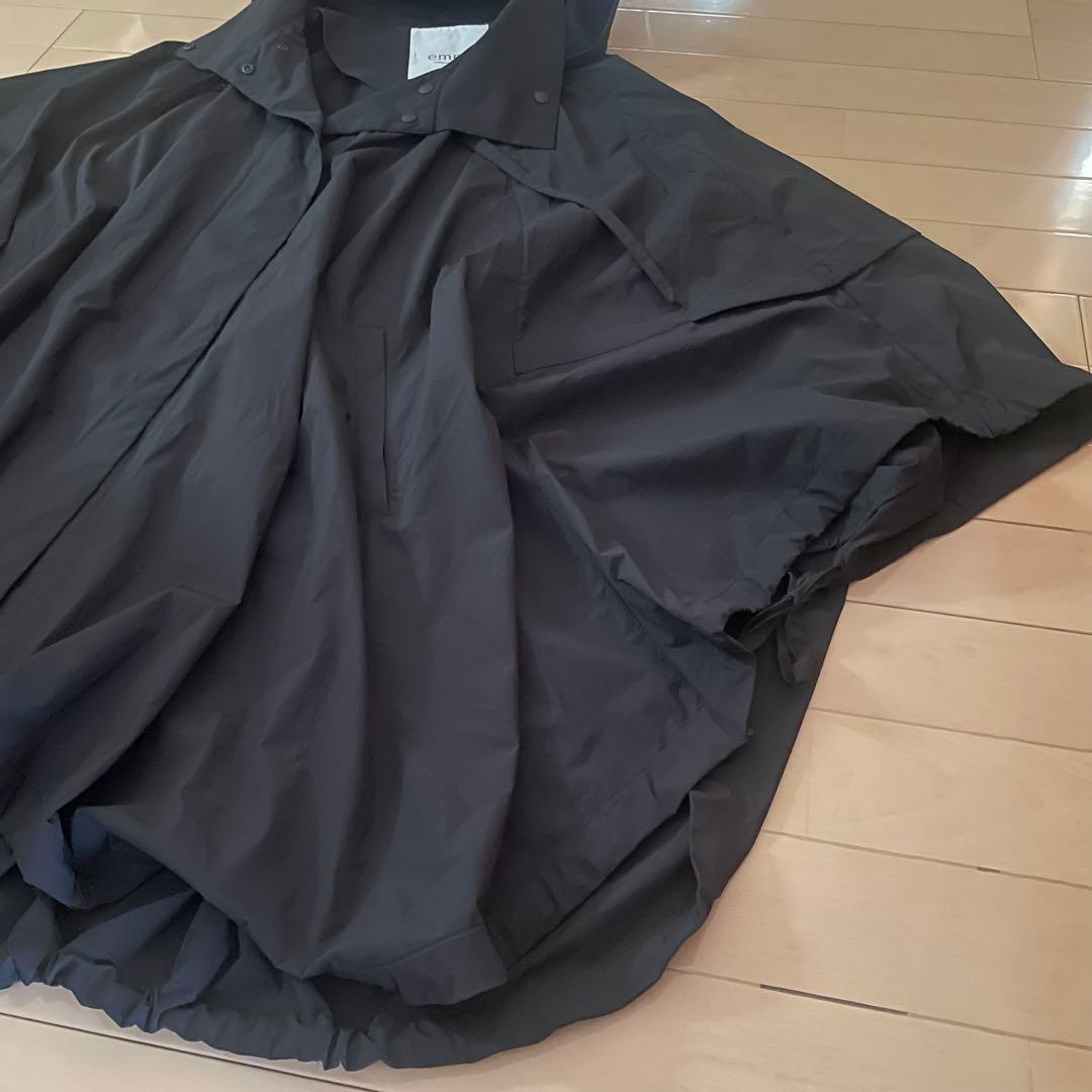 美品★emmi atelier/ エミアトリエ 撥水ポンチョコート【ブラック】