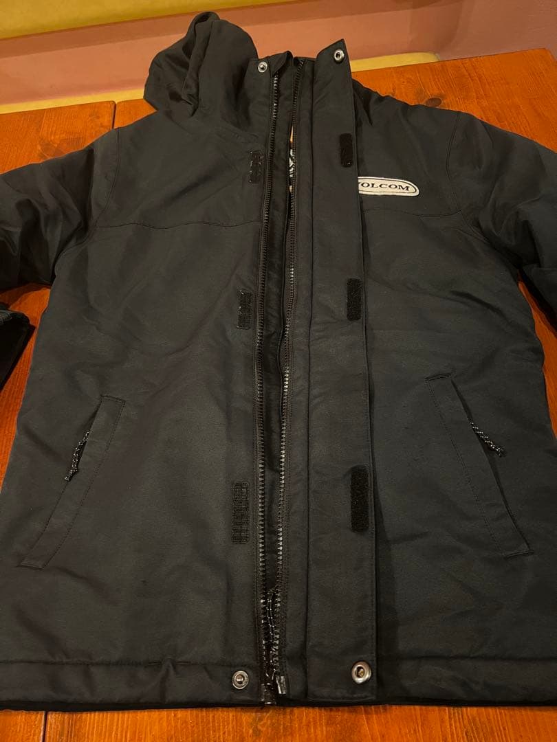 VOLCOM スノージャケット キッズ　サイズL ブラック