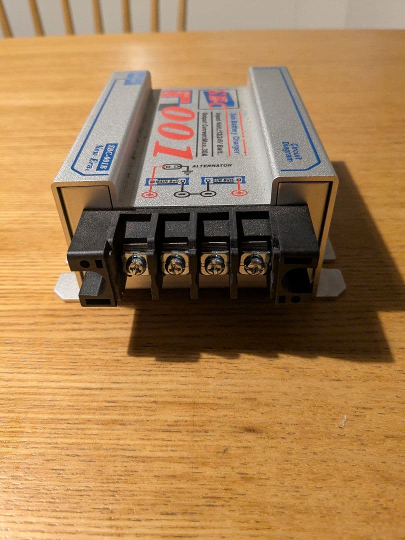 NEW ERA　SBC 001B バッテリーチャージャー 　走行充電器