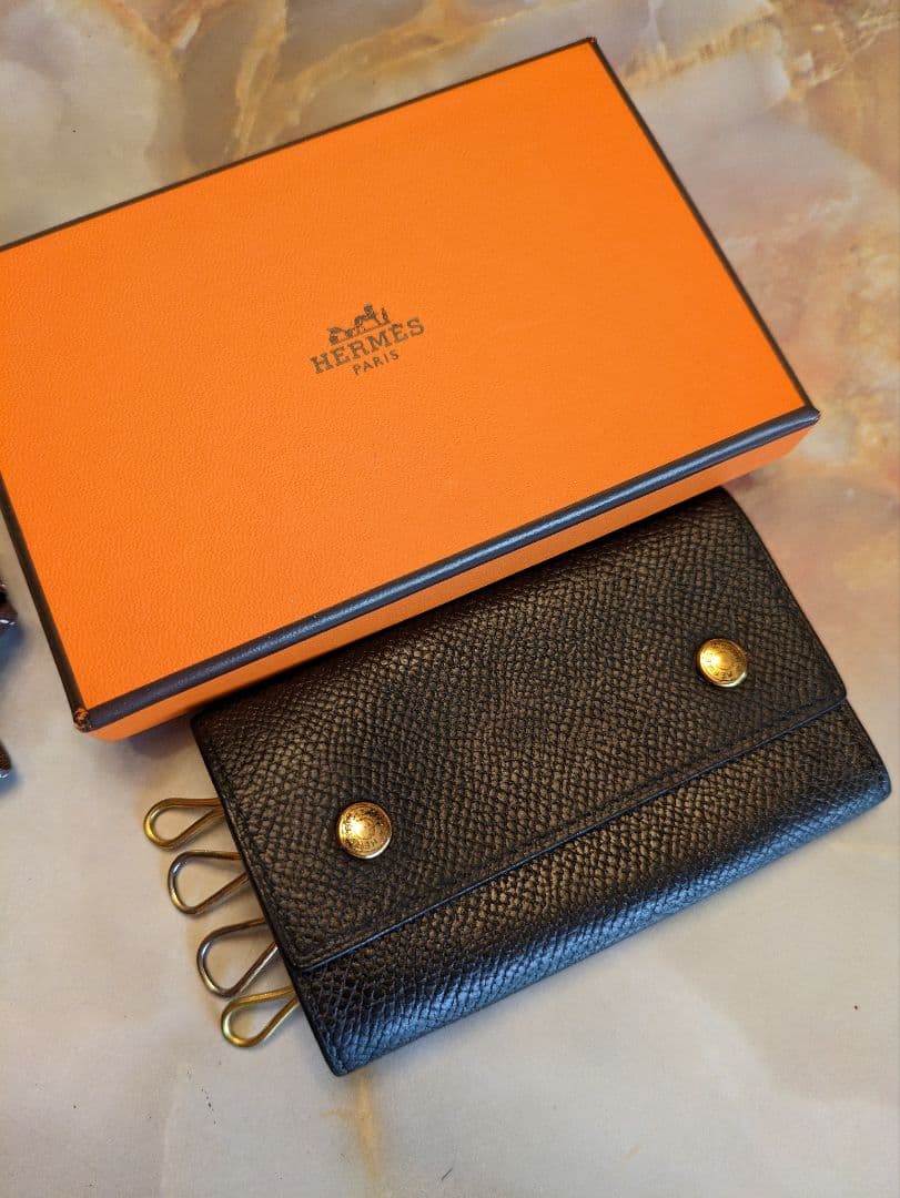 HERMES セリエキーケース　ゴールド金具　黒×赤　□L刻印　直営店購入