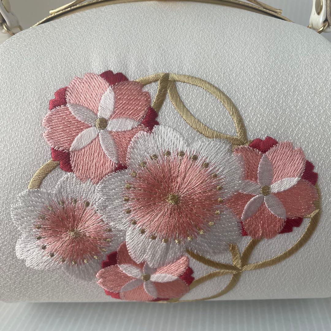 成人式　七宝桜刺繍バック　白　美品