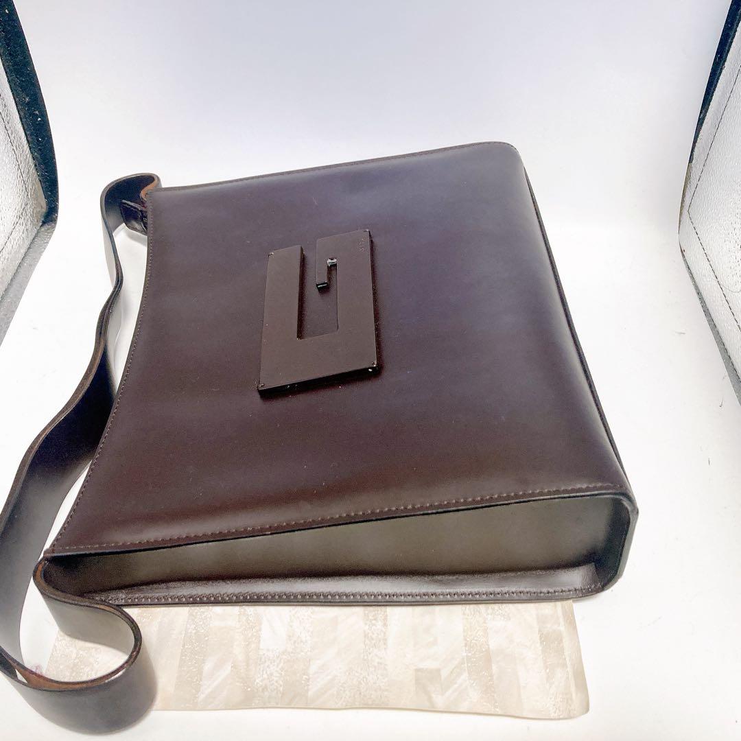 GUCCHI グッチ　ショルダーバッグ　ブラウン　正規品　送料無料