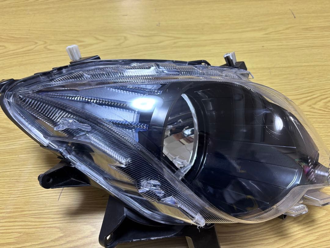 【中古　美品】　フォルツァ　 mf10 ヘッドライト　左用　後期型
