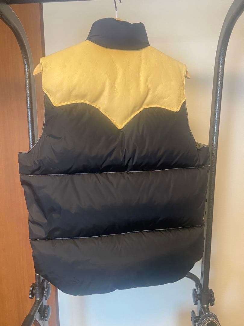 Rocky Mountain Featherbed×BEAMS 別注ダウンベスト