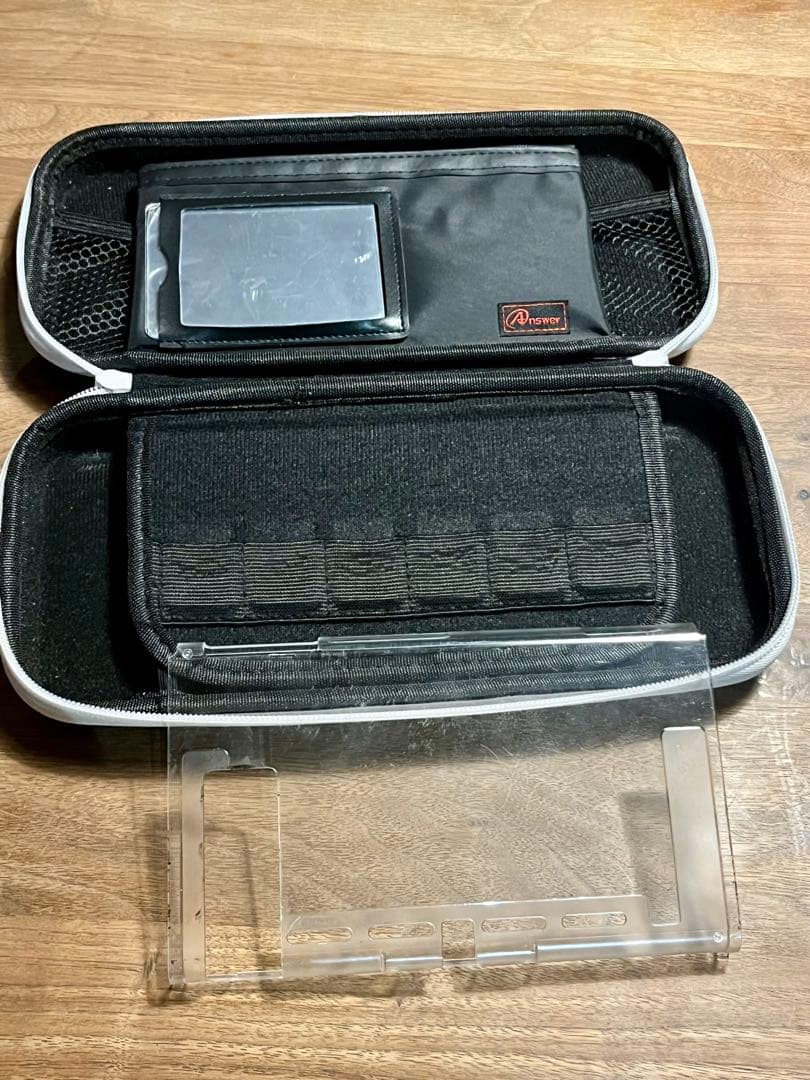 m*m様 Nintendo Switch 赤/青 本体 + 付属品