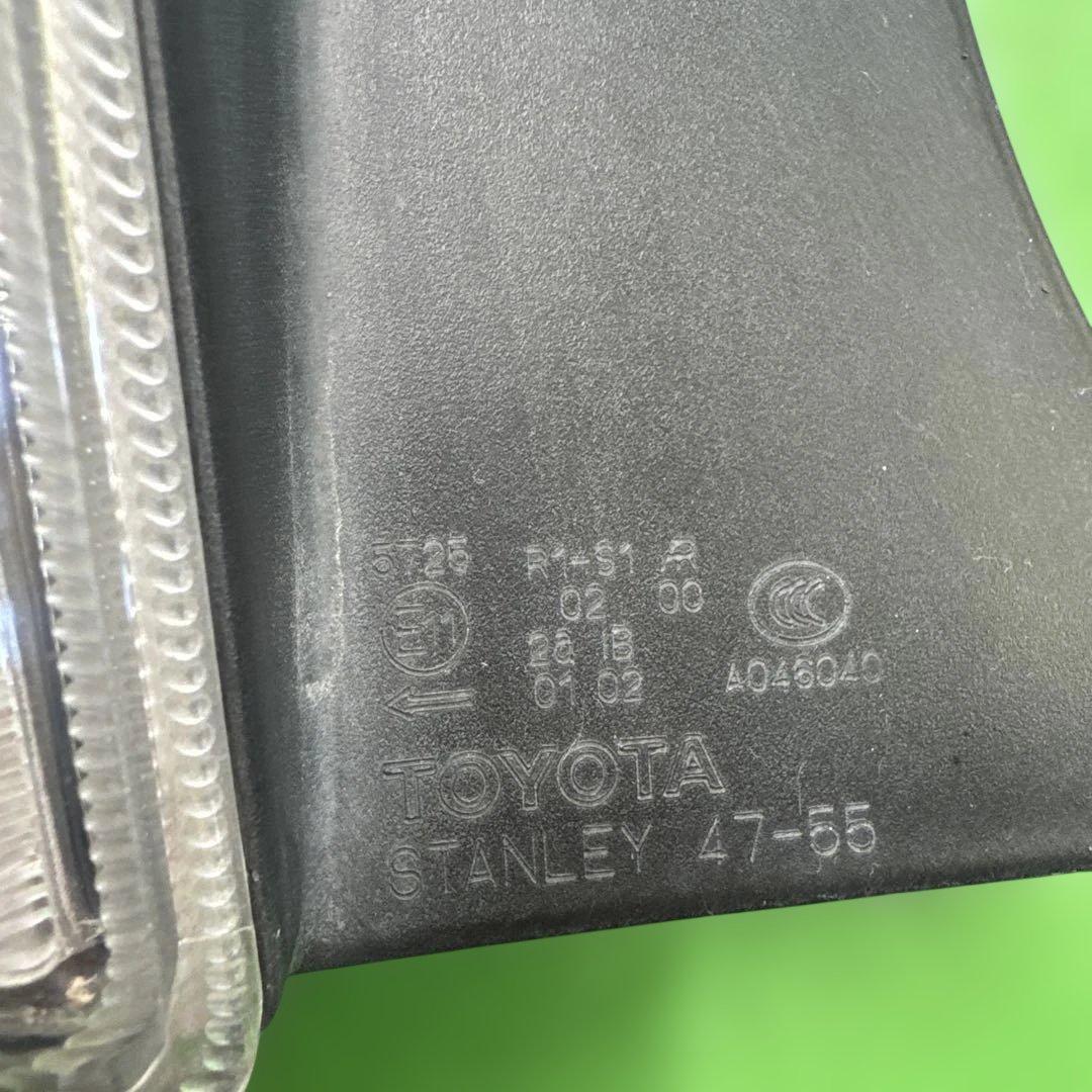 トヨタ　プリウス　30 後期　テールランプ　テールライト　左右セット　中古品