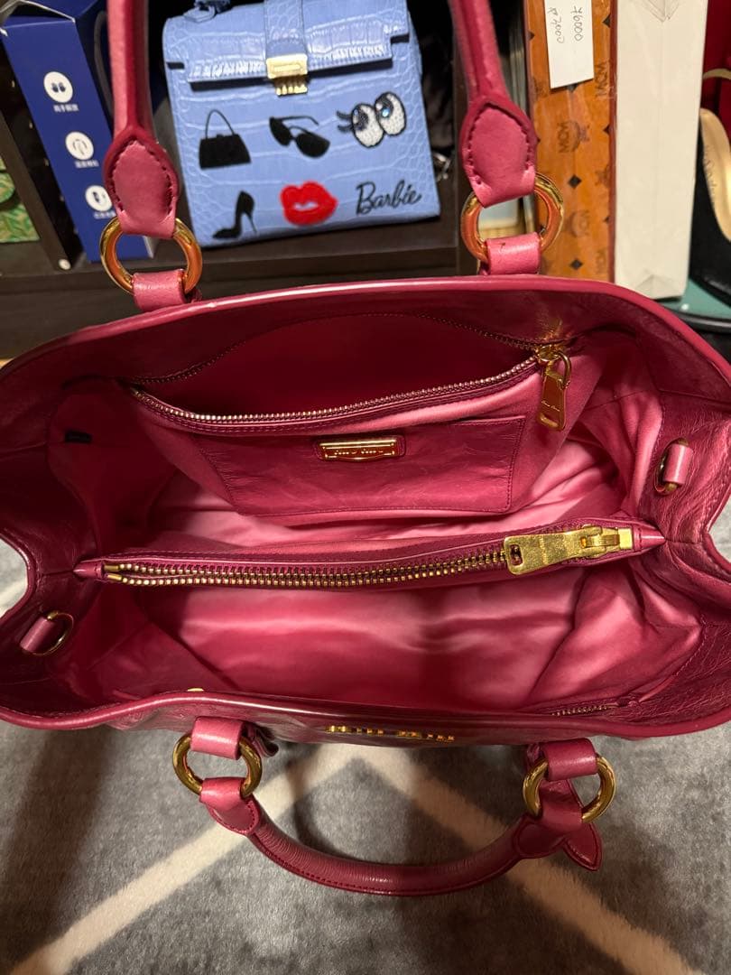 MIU MIU ピンク レザー ハンドバッグ