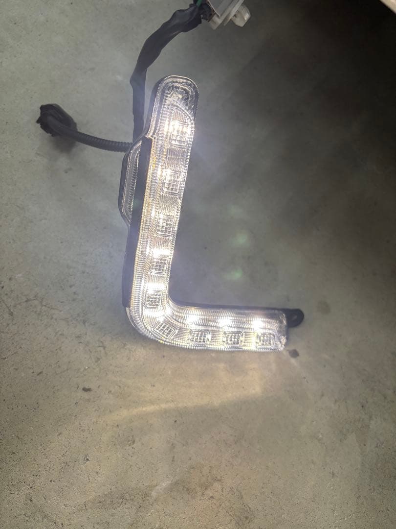 タントカスタム LA600S 純正 LEDイルミ 右　812A0-B2060