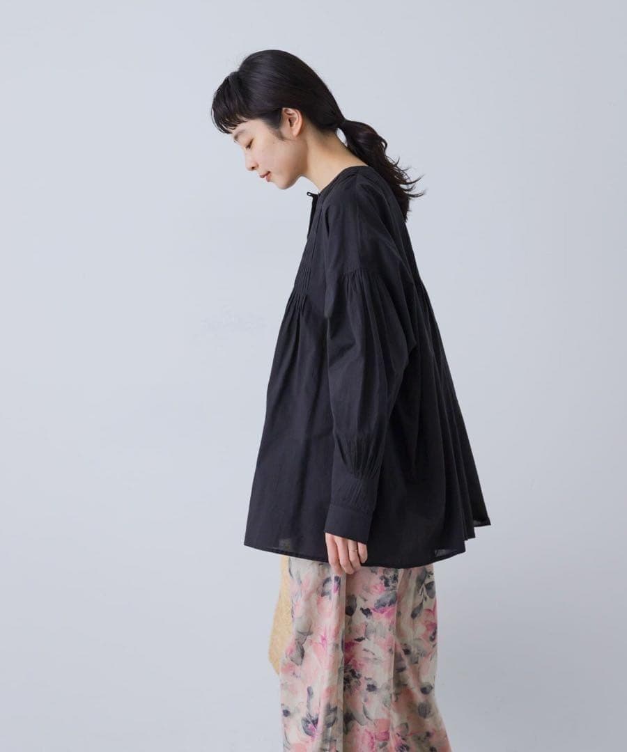 2025ss 美品✨️かぐれ コットンピンタックブラウス 黒