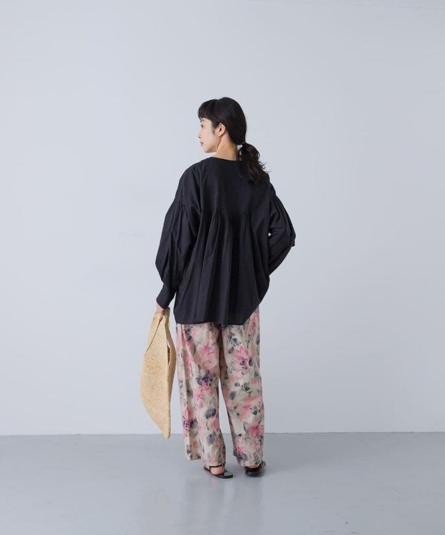 2025ss 美品✨️かぐれ コットンピンタックブラウス 黒