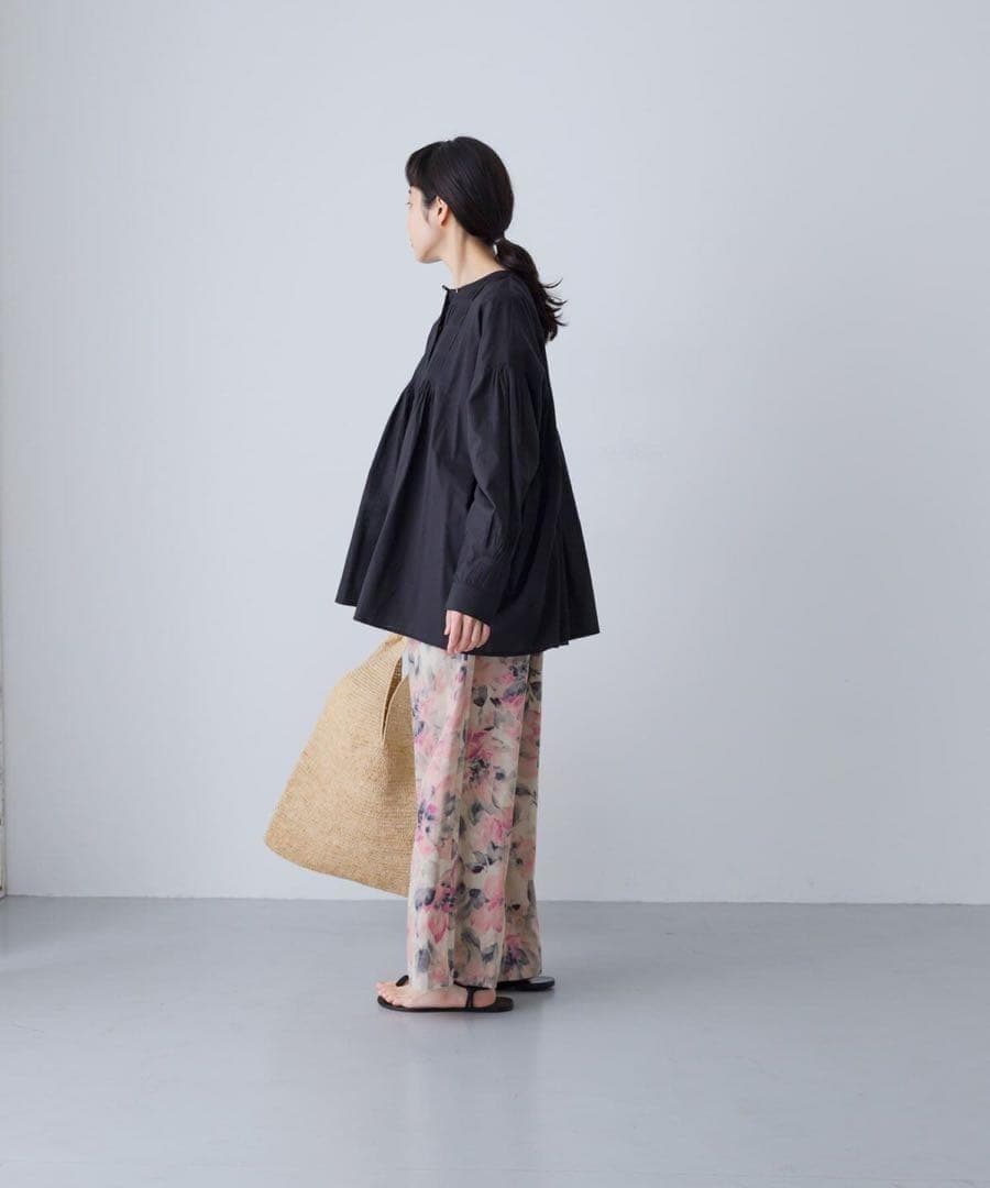 2025ss 美品✨️かぐれ コットンピンタックブラウス 黒