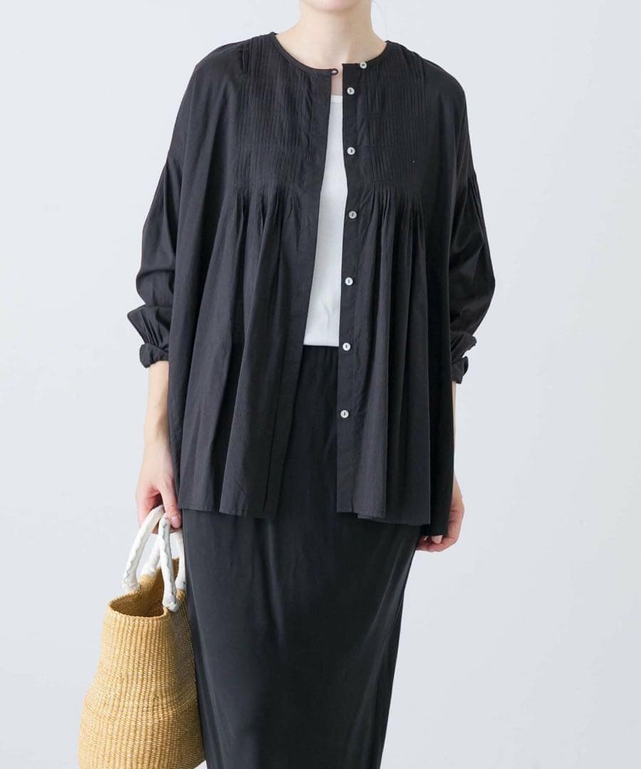 2025ss 美品✨️かぐれ コットンピンタックブラウス 黒