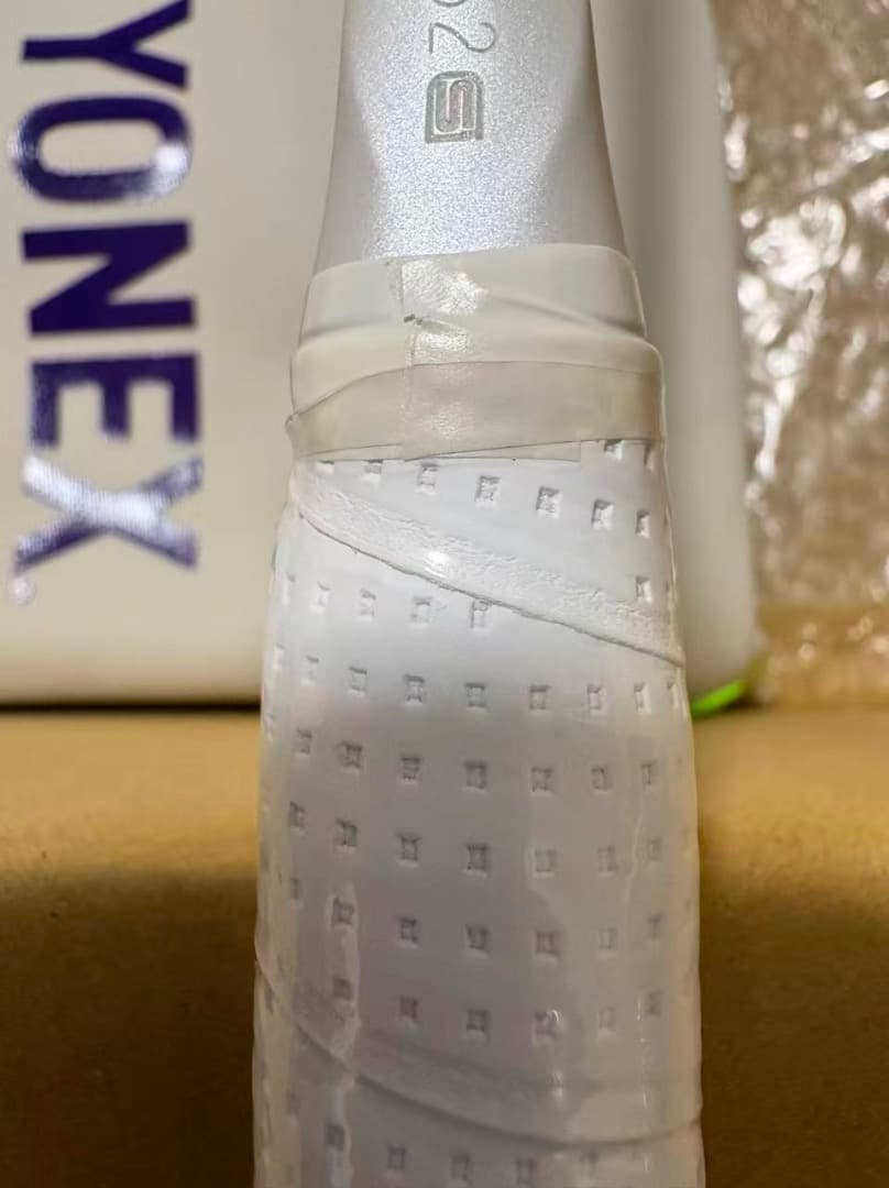 YONEX 100ZZ VA AX100ZVA 4UG5 12月19日発売