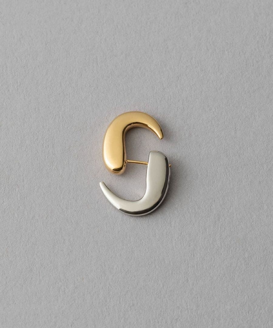 ete バイカラー フローピアス ゴールドシルバー片耳ピアス