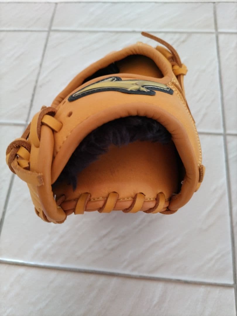 【新品未使用】ミズノ　軟式野球グローブvery funi　大人用