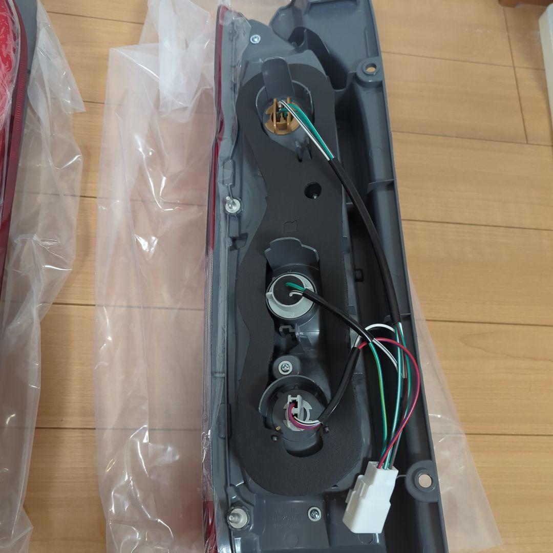 ハイエース　テールランプ　1~6型