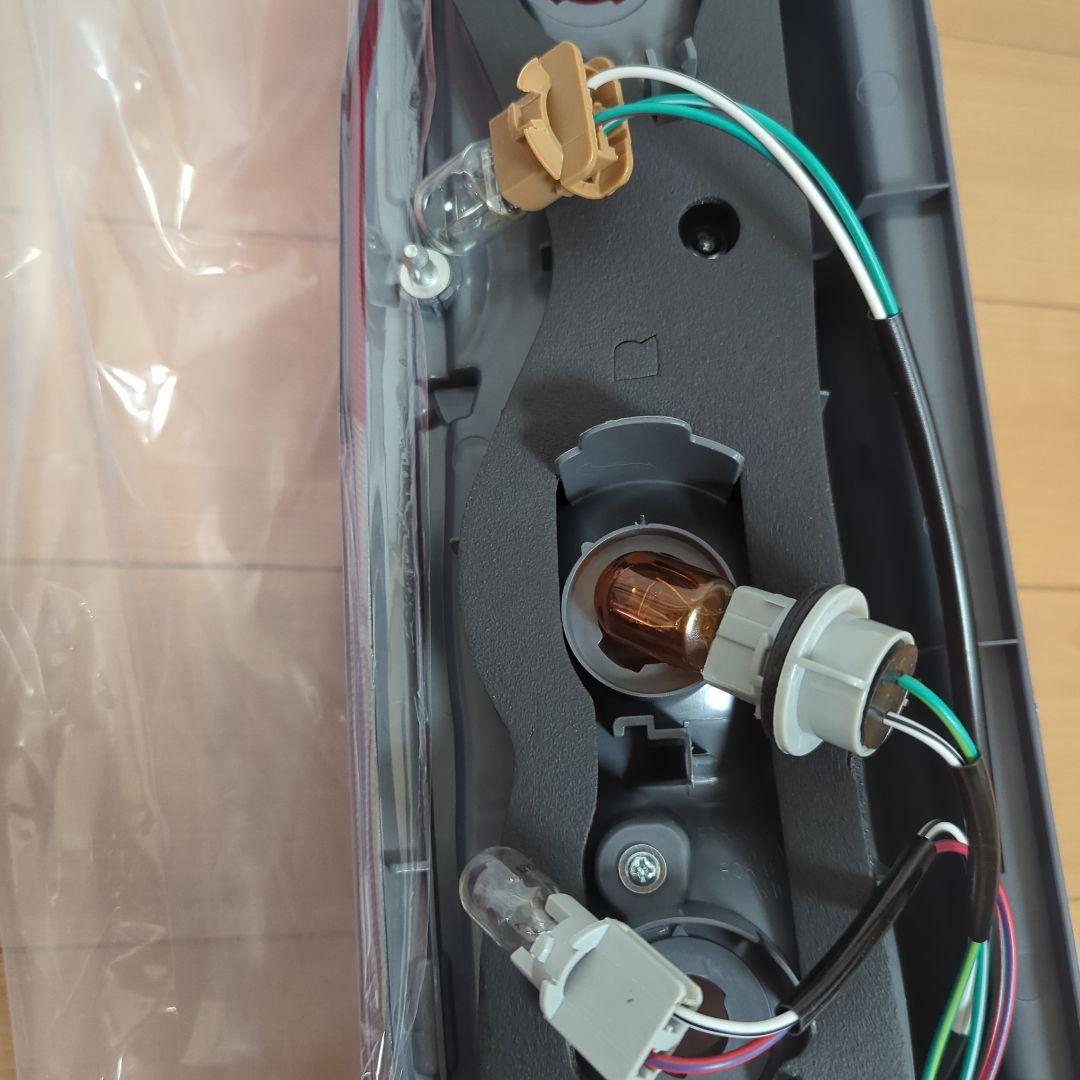 ハイエース　テールランプ　1~6型