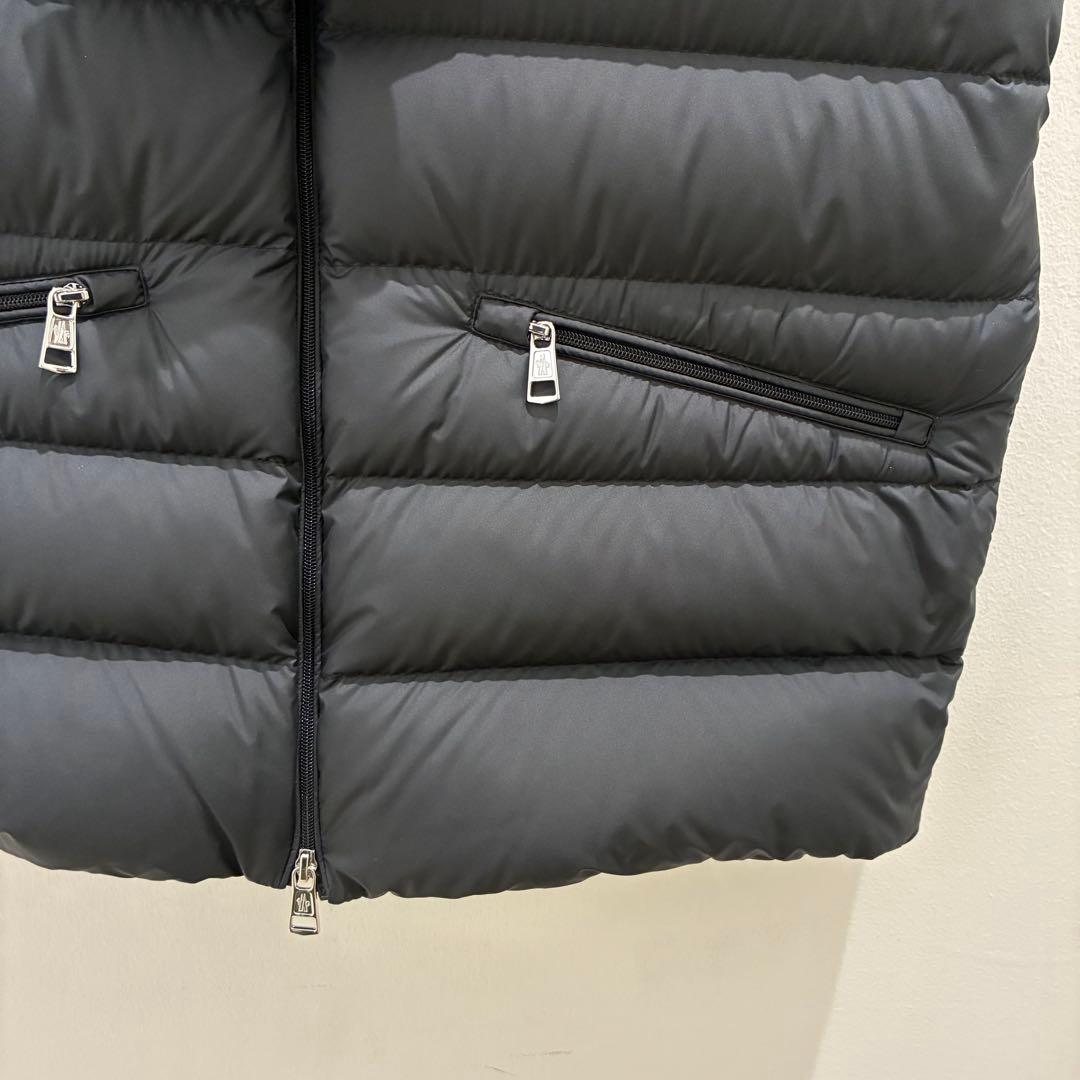 MONCLER モンクレール　LECHTAL ダウンベスト