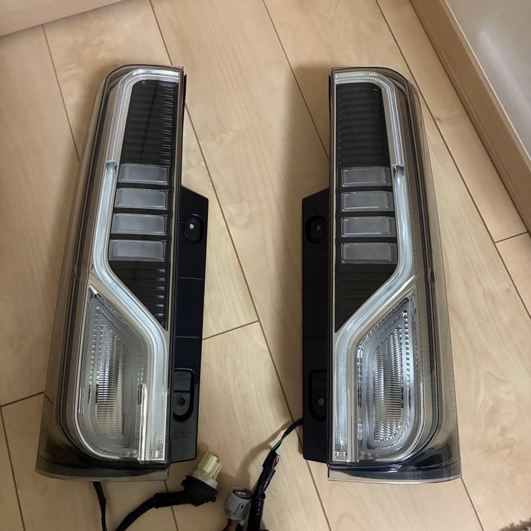 スペーシアカスタム　mk53s　LEDテールライト