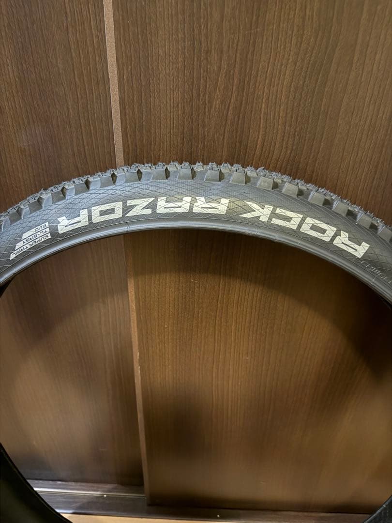 SCHWALBE(シュワルベ) ROCK RAZOR 27.5×2.6 650B