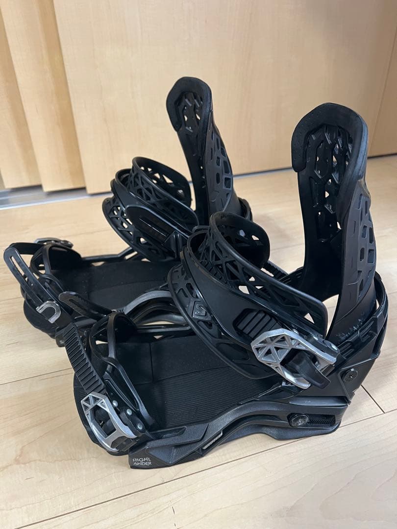 SALOMON ハイランダーブラック Mサイズ　スノーボードビンディング
