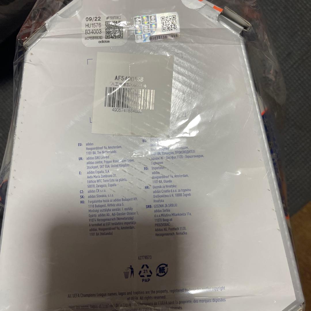 新品　UEFA チャンピオンズリーグ　公式球　5号　アディダス ￼