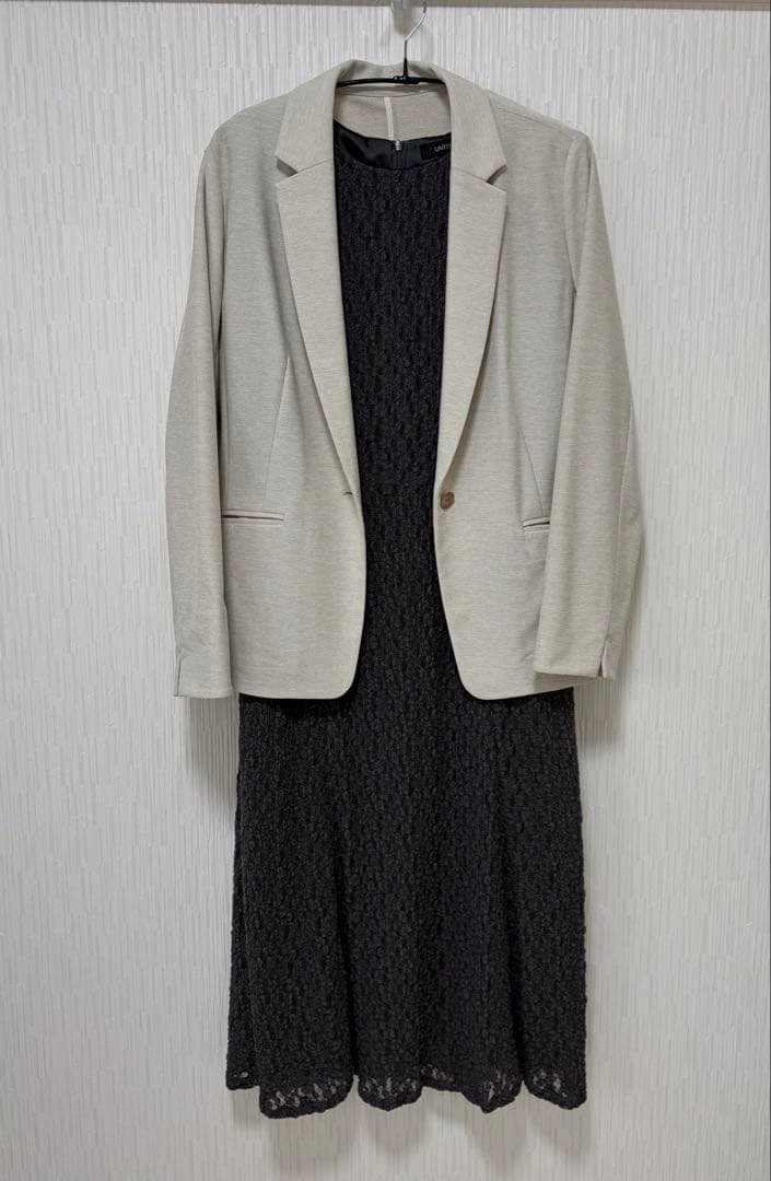 【新品】2023年アンタイトル 定価3.5万　ワンピース　S入園式　グレー