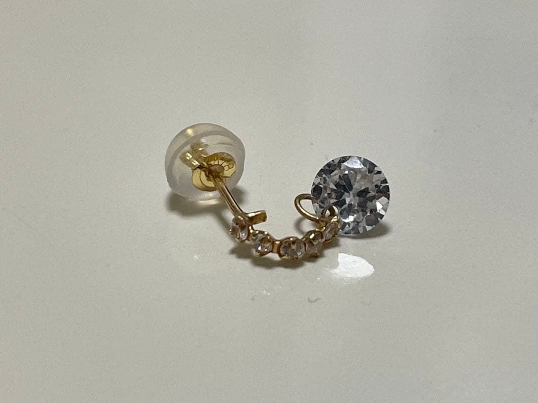 匿名発送⭕️ K18 イエローゴールド ダンシングピアス 片耳用